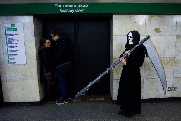 Странные пассажиры в метро (20 фото)