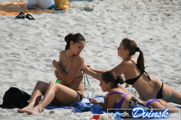 Девушки на Одесском пляже (35 фото)