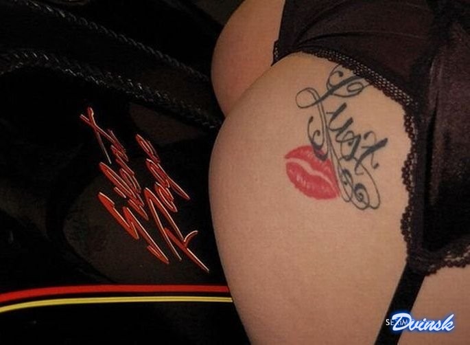Татуировки на женских попках (28 фото)